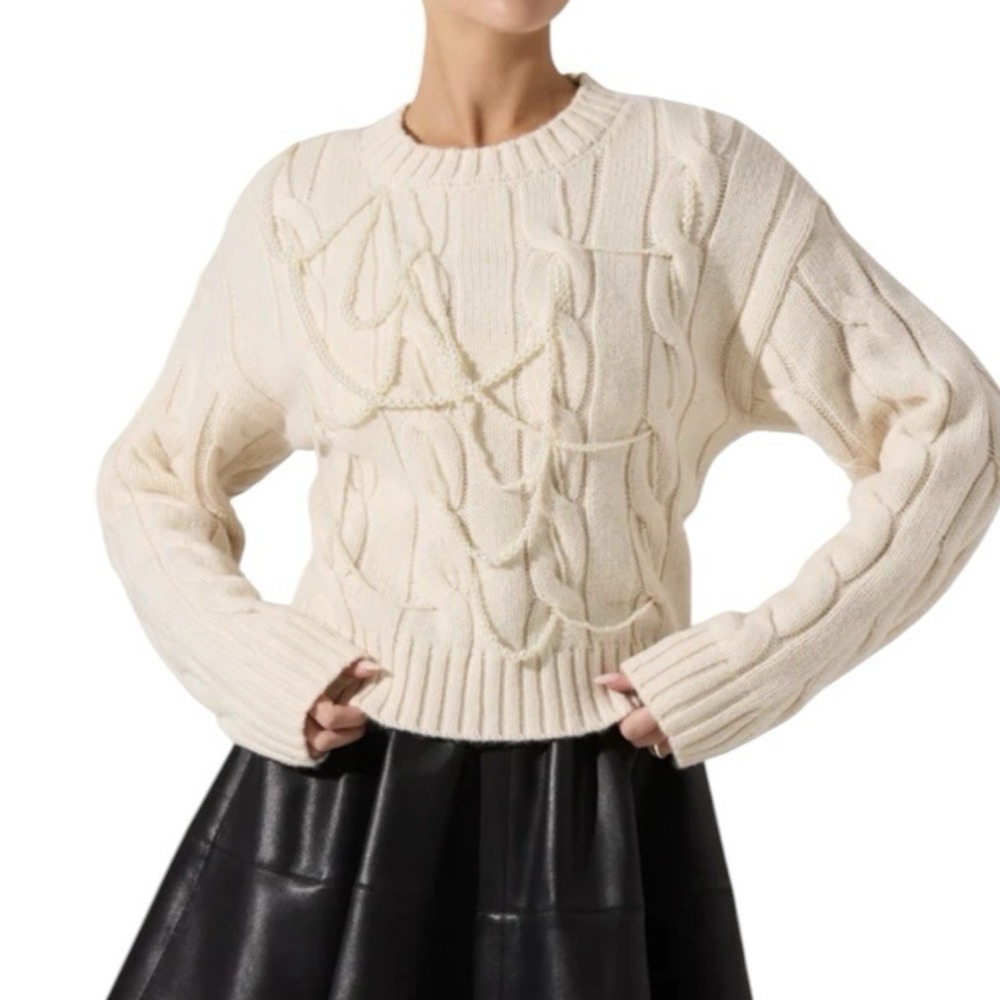 ASTR The Label Sweater Top Women's Small‎ Long Sleeve Pearl Embellished Romantic